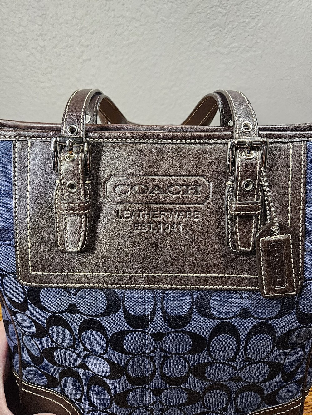 Coach Legacy Signature Lunch Tote - Picture 10 of 16